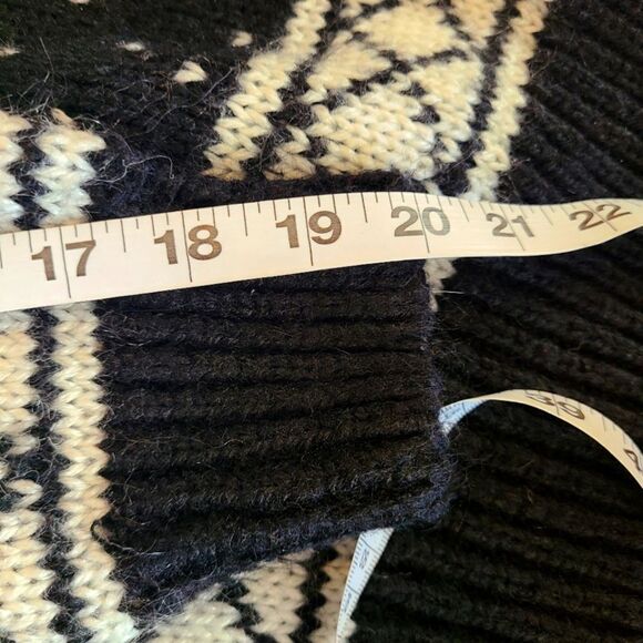 PACIFIC COAST HIGHWAY Sweater Crewel Embroidered Black Colorful size S/P - Picture 10 of 12